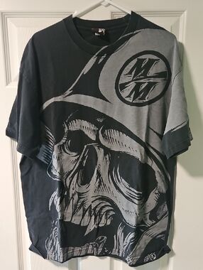 Metal Mulisha Black and Gray Skull Graphic Short Sleeve Tee